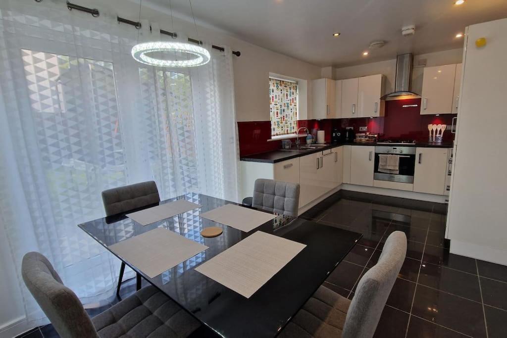 מנצ'סטר Modern Home Near Etihad, Coop Live מראה חיצוני תמונה